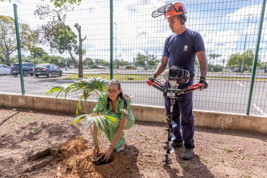 Prefeito de Cuiabá participa neste sábado do projeto “Tia Nair mais Verde” 