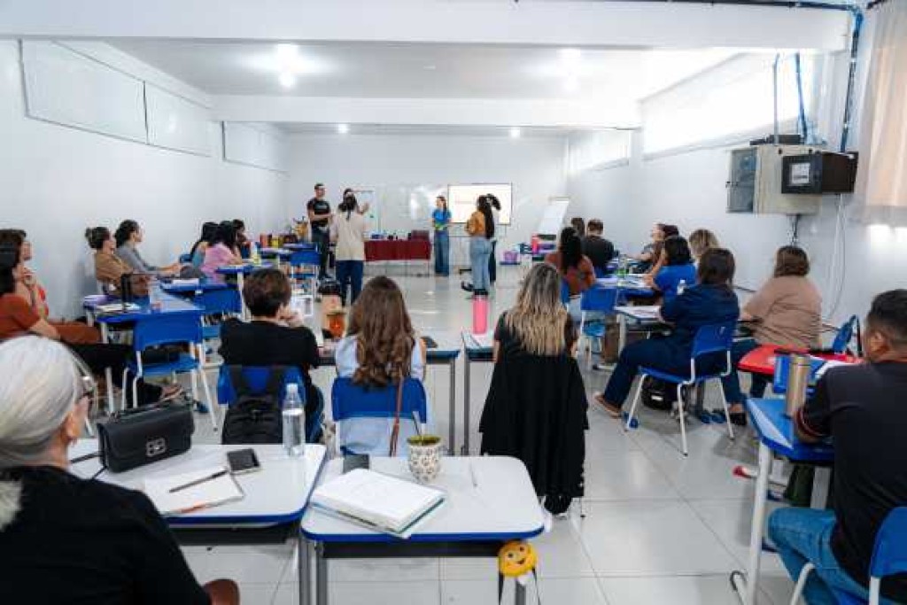 Profissionais da rede municipal participam de capacitação  sobre psicomotricidade como aliada no desenvolvimento de alunos atípicos