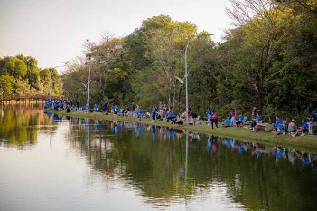 Pescaria Esportiva reúne centenas de famílias no Lago Ernani Machado